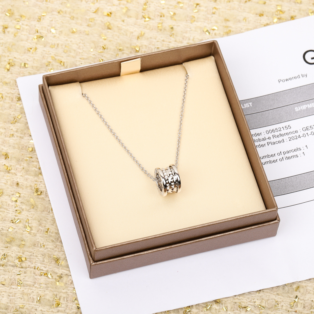 Bvlgari B zero1 necklace silver-toned white gold with studded metal pendant no colored gemstones 40-45cm adjustable