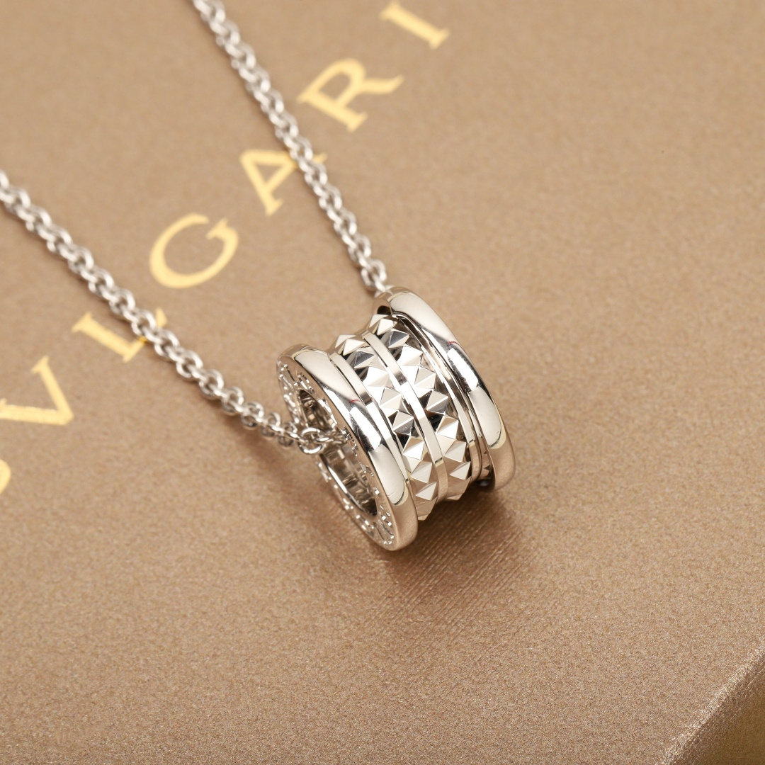 Bvlgari B zero1 necklace silver-toned white gold with studded metal pendant no colored gemstones 40-45cm adjustable