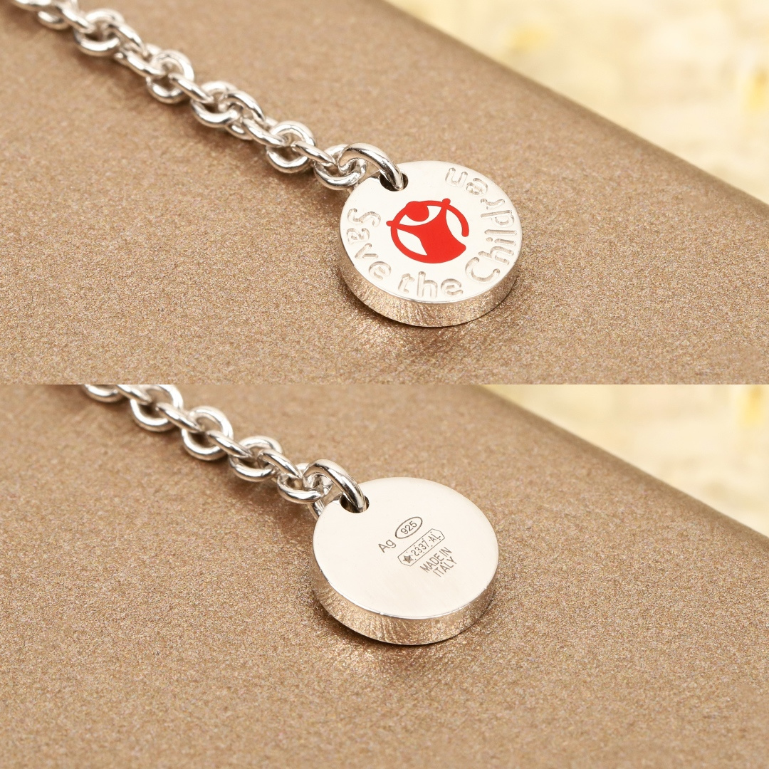 Bvlgari B zero1 necklace silver-toned white gold with studded metal pendant no colored gemstones 40-45cm adjustable