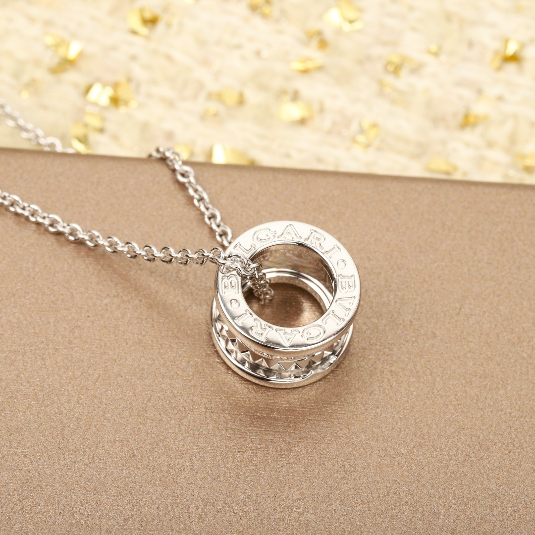 Bvlgari B zero1 necklace silver-toned white gold with studded metal pendant no colored gemstones 40-45cm adjustable