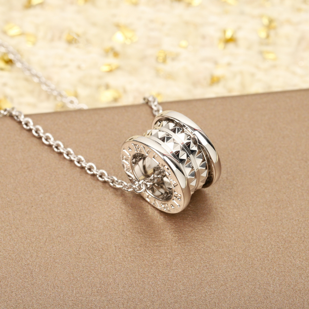 Bvlgari B zero1 necklace silver-toned white gold with studded metal pendant no colored gemstones 40-45cm adjustable