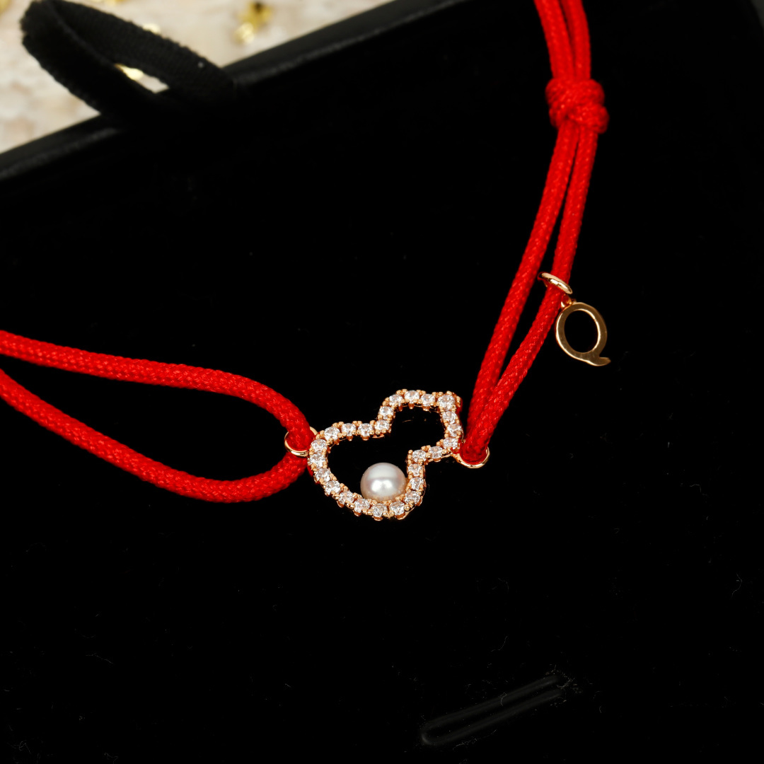 Qeelin Wulu bracelet 18K rose gold white freshwater pearl white diamonds red cord Adjustable sliding knot red cord fits 15-19cm wrist
