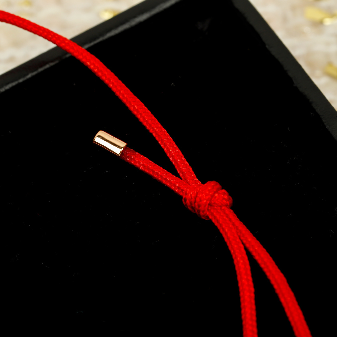 Qeelin Wulu bracelet 18K rose gold white freshwater pearl white diamonds red cord Adjustable sliding knot red cord fits 15-19cm wrist