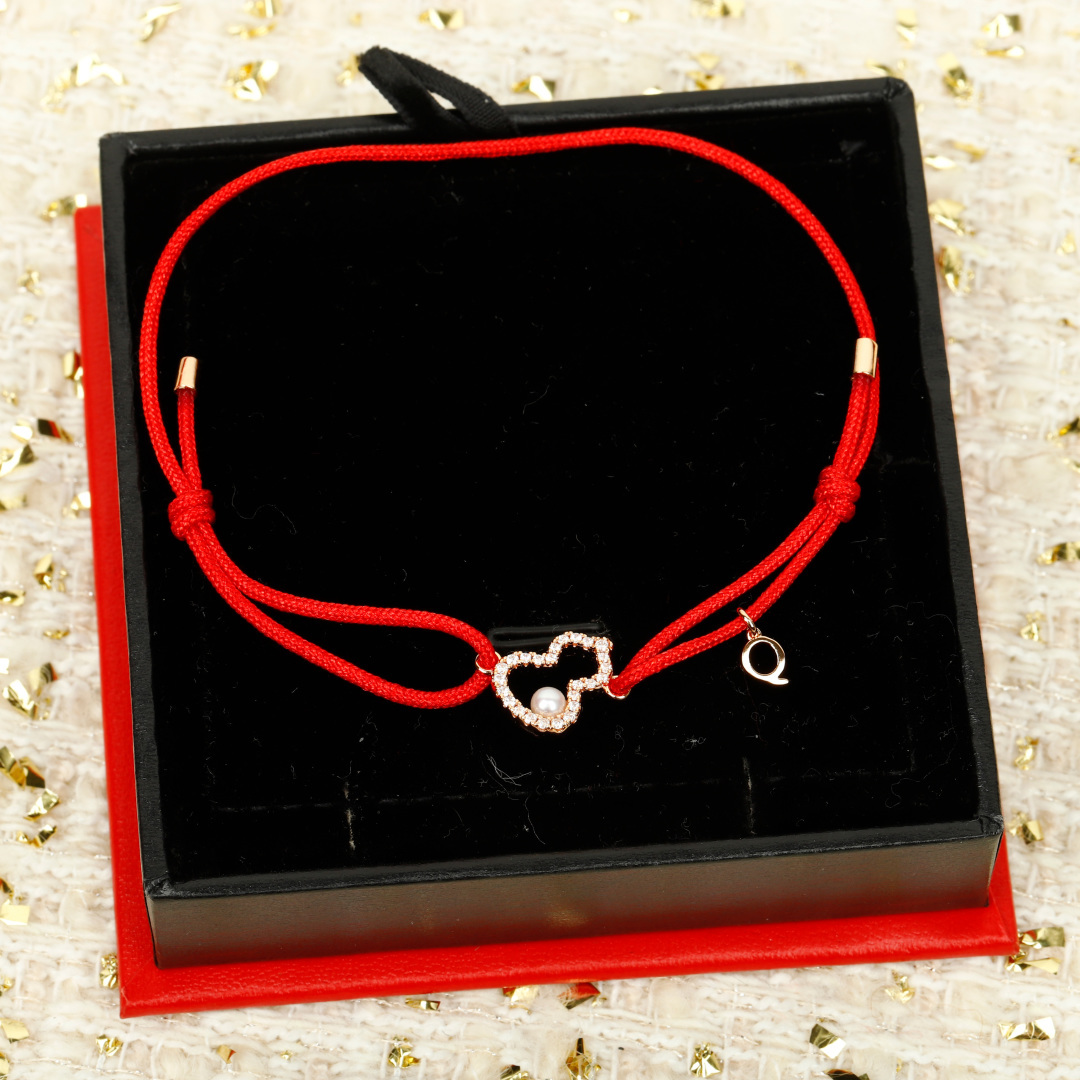 Qeelin Wulu bracelet 18K rose gold white freshwater pearl white diamonds red cord Adjustable sliding knot red cord fits 15-19cm wrist