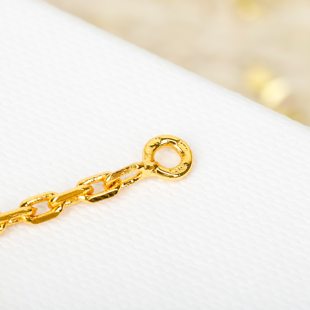 Van Cleef Arpels Lucky Alhambra bracelet 18k yellow gold white mother-of-pearl blue lapis lazuli green malachite 18cm