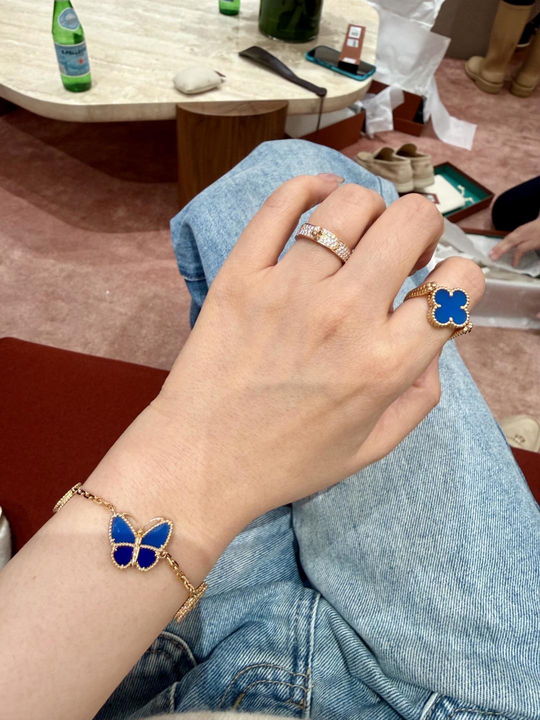 Bracciale Van Cleef Arpels Lucky Alhambra Butterfly Oro rosa agata blu madreperla 17 cm