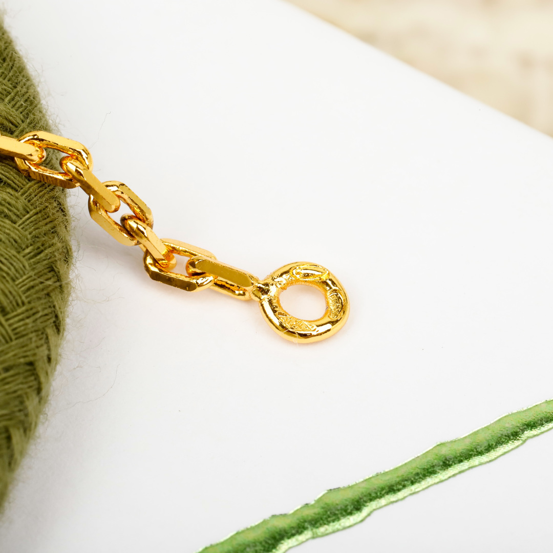 Collana Van Cleef Arpels Lucky Spring Oro giallo con malachite verde, madreperla bianca e accenti di lapislazzuli blu 80 cm