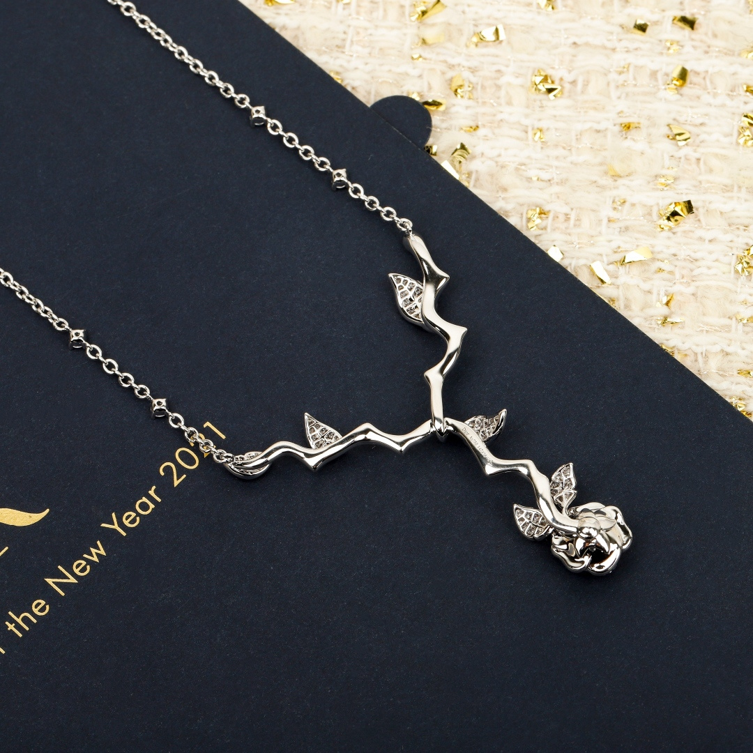 Dior Rose necklace 18K gold with clear diamonds available in yellow gold rose gold and white gold variants 42cm