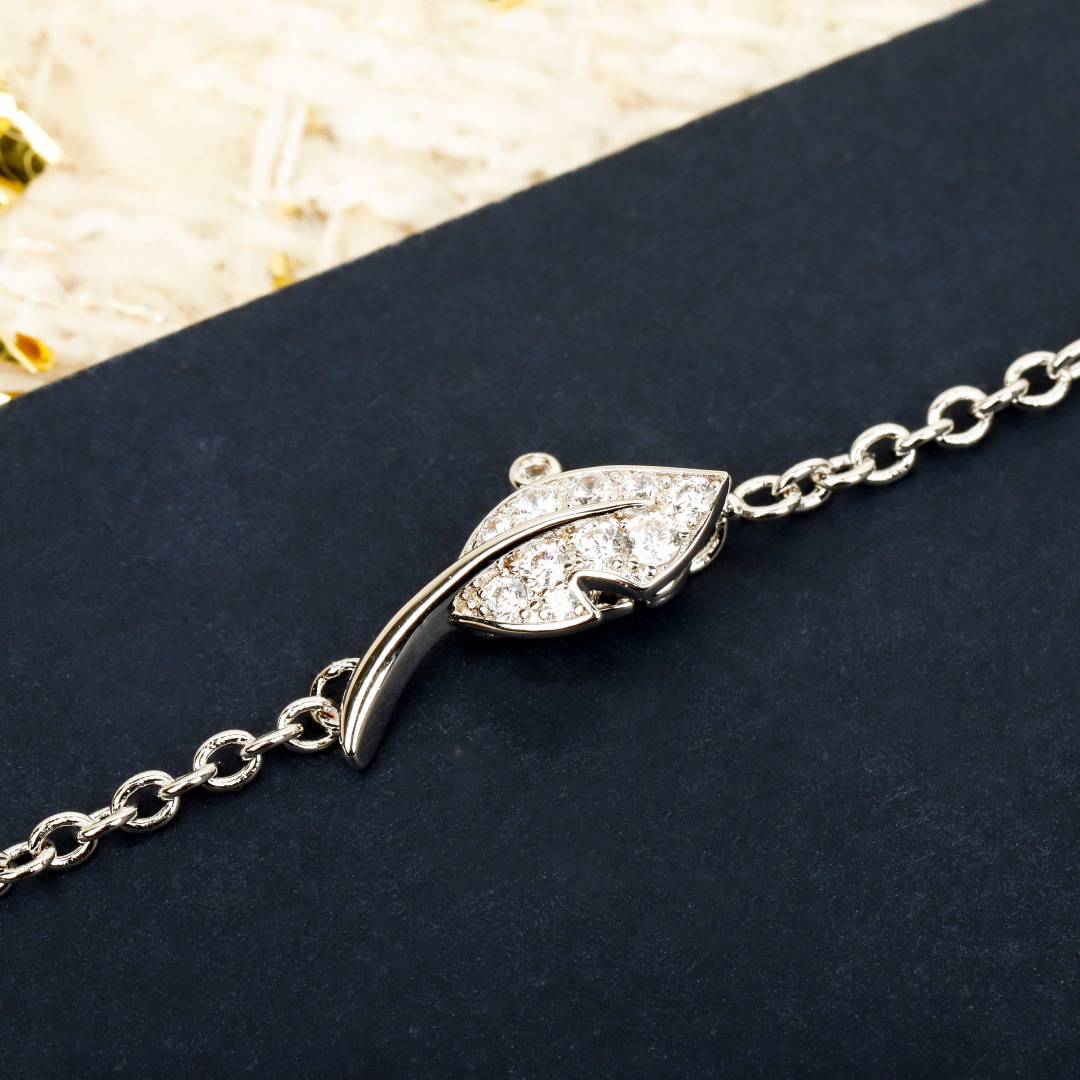 Dior Rose necklace 18K gold with clear diamonds available in yellow gold rose gold and white gold variants 42cm