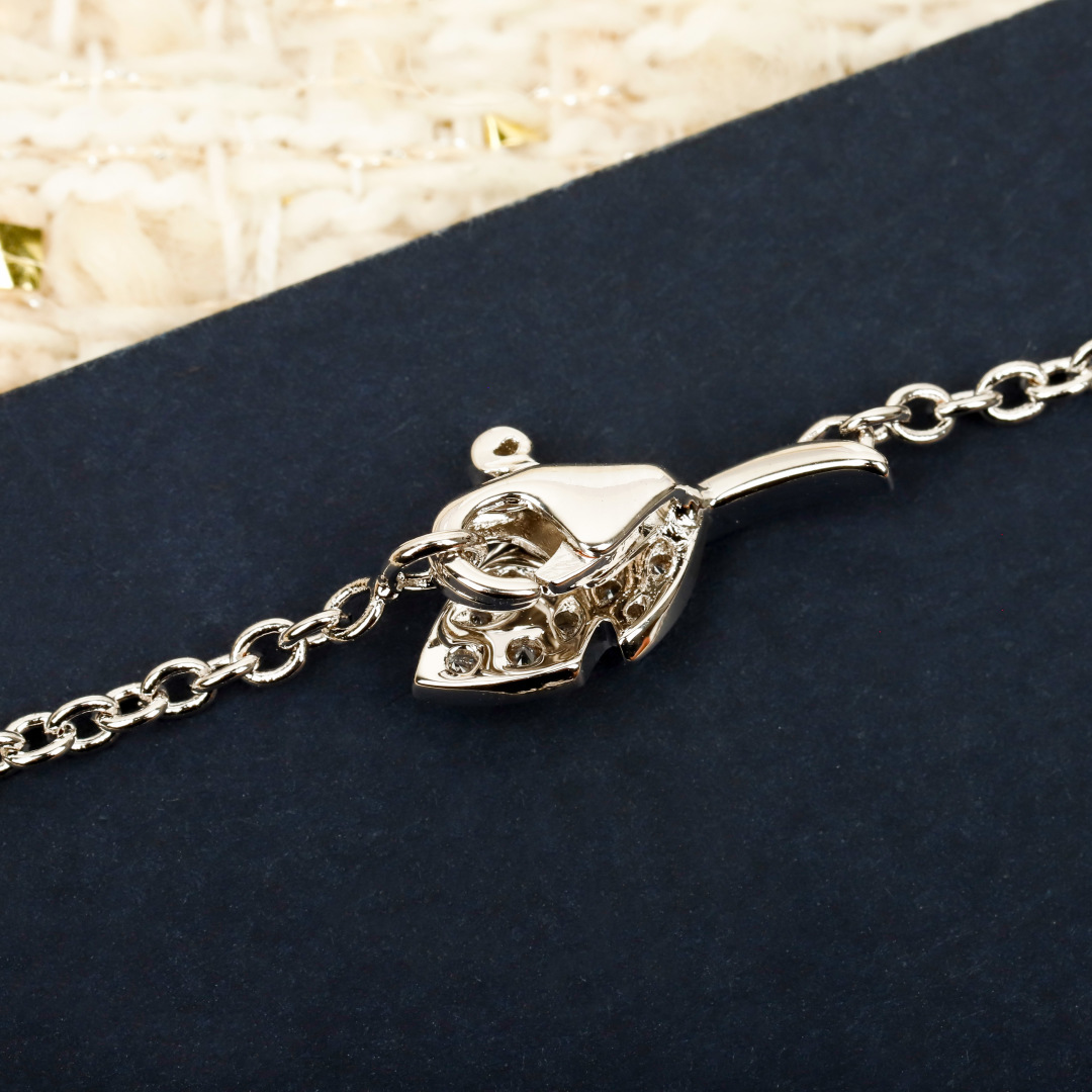 Dior Rose necklace 18K gold with clear diamonds available in yellow gold rose gold and white gold variants 42cm