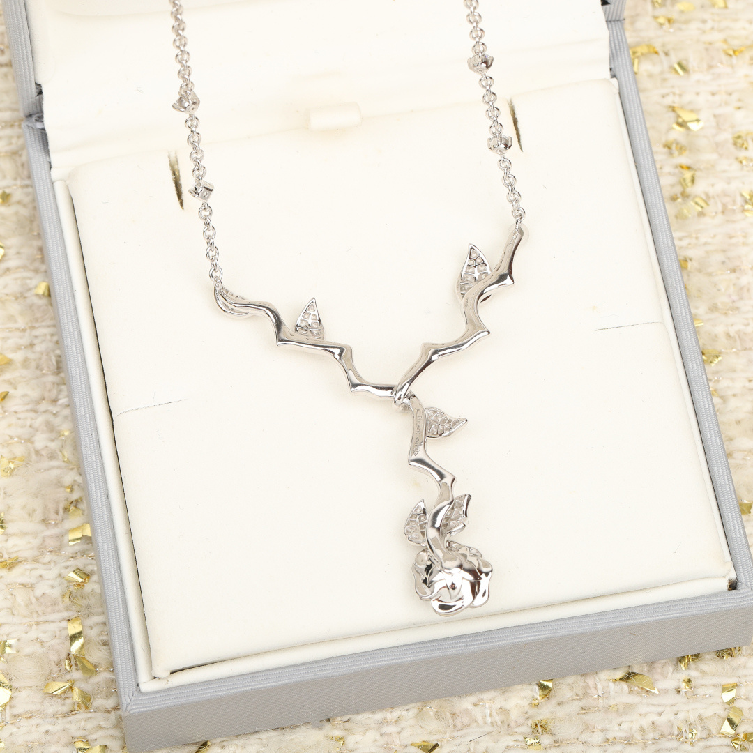 Dior Rose Dior Bagatelle necklace 18K white gold white diamond 42cm