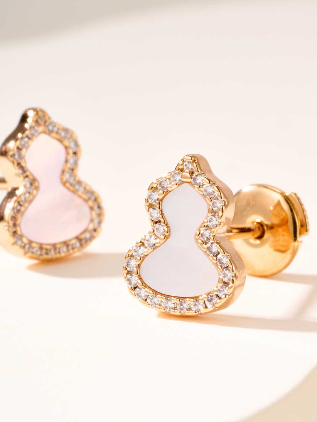 Qeelin Wulu Mini earrings 18k rose gold with diamond pave available with pink opal white mother-of-pearl red agate or green jade inlay mini stud 8mm width