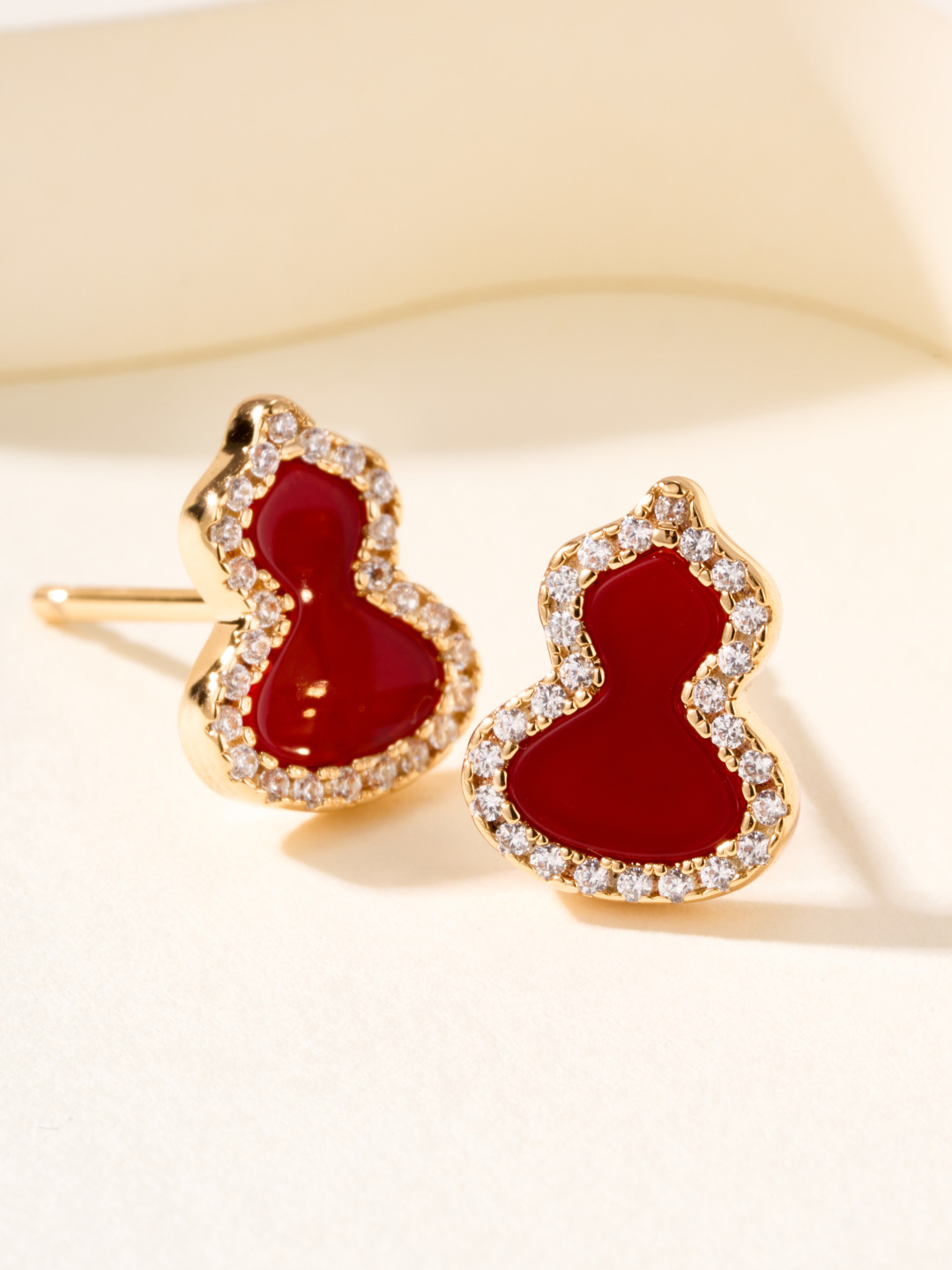 Qeelin Wulu Mini earrings 18k rose gold with diamond pave available with pink opal white mother-of-pearl red agate or green jade inlay mini stud 8mm width
