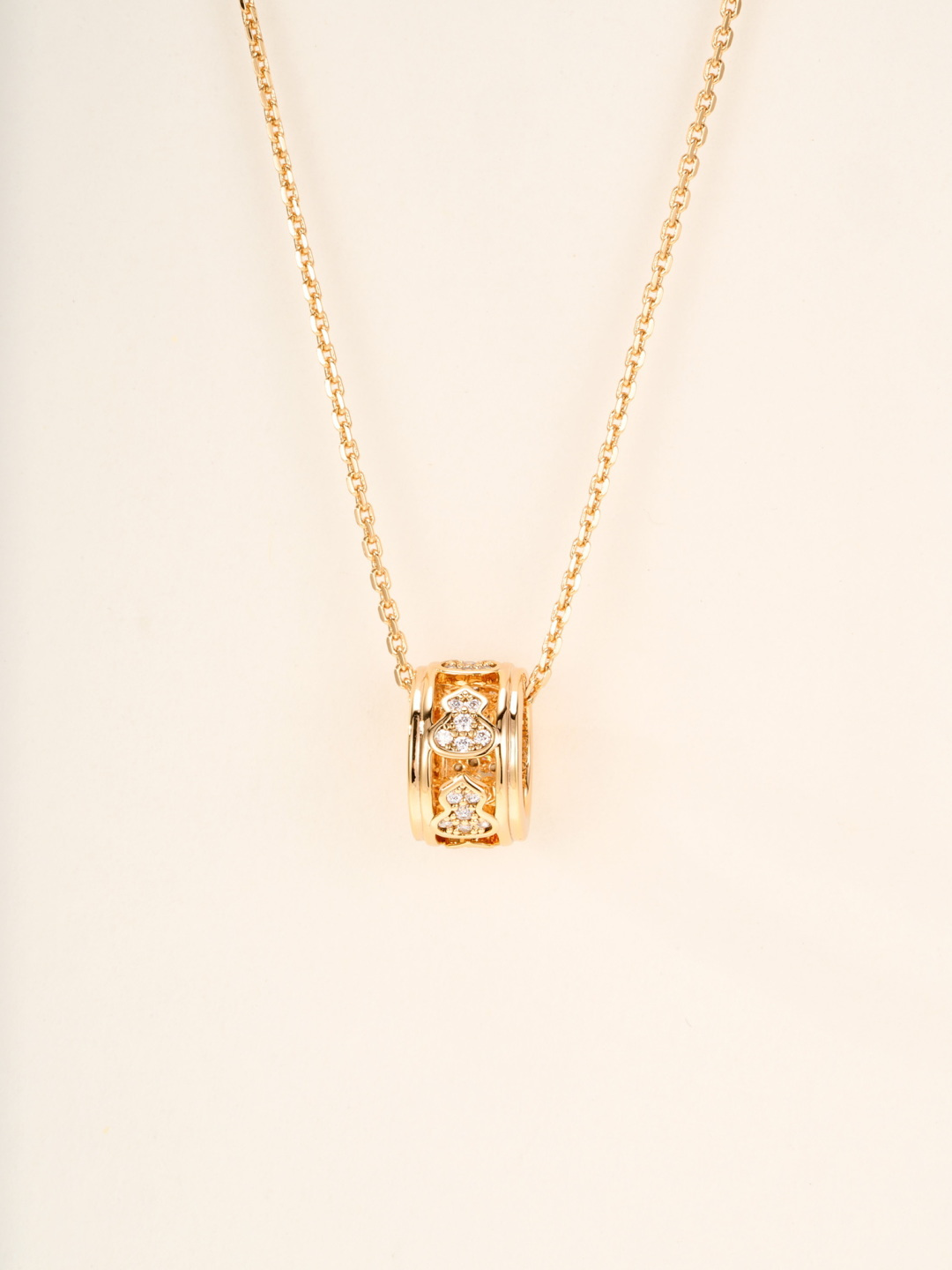 Qeelin Wulu Gourd necklace 18K yellow gold with clear diamonds 18K white gold with clear diamonds 45cm