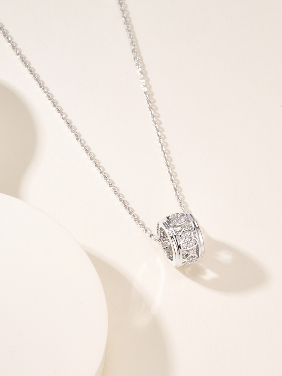 Qeelin Wulu Gourd necklace 18K yellow gold with clear diamonds 18K white gold with clear diamonds 45cm