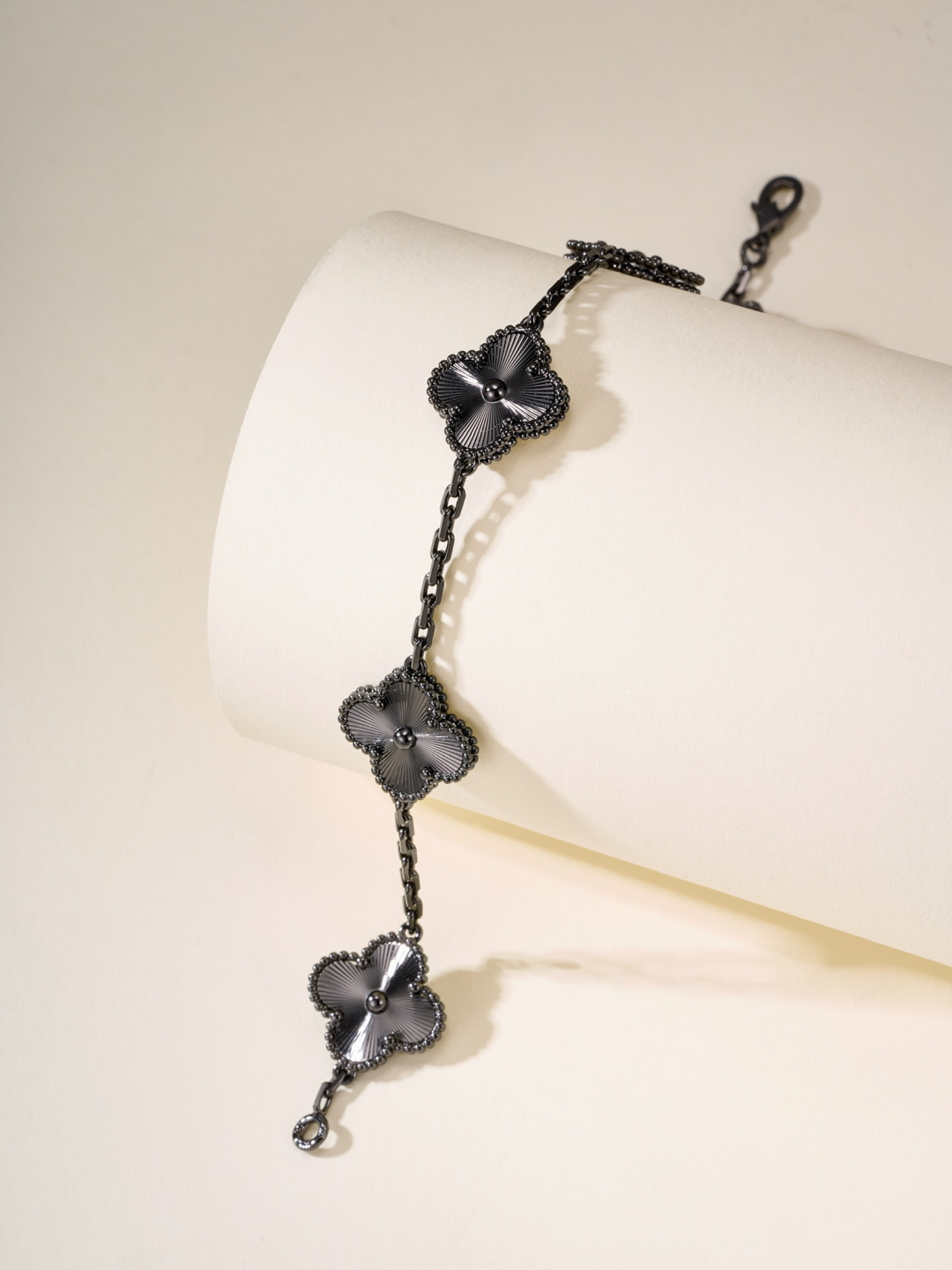 Van Cleef Arpels Vintage Alhambra bracelet Black rhodium plated 18k gold with guilloche black metal clover motifs 19cm