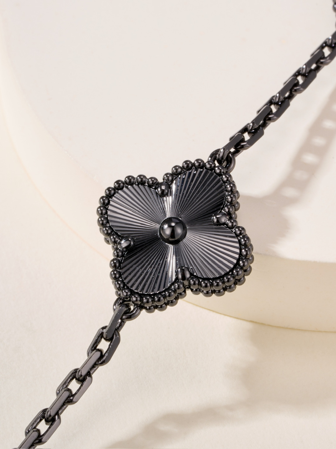 Van Cleef Arpels Vintage Alhambra bracelet Black rhodium plated 18k gold with guilloche black metal clover motifs 19cm
