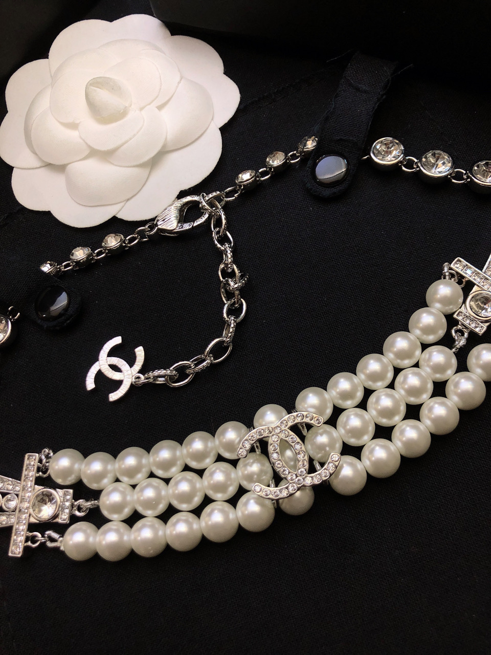 Chanel CC Logo Multi-Strand Pearl Crystal Choker necklace Silver-tone metal white faux pearls clear crystals 38cm with 5cm extender chain