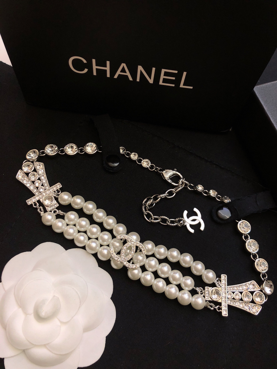 Chanel CC Logo Multi-Strand Pearl Crystal Choker necklace Silver-tone metal white faux pearls clear crystals 38cm with 5cm extender chain
