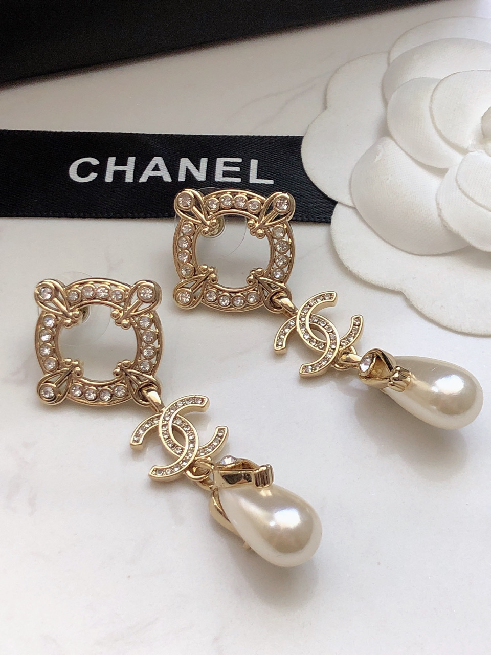 Chanel CC Logo Pearl Drop Earrings earrings Champagne gold metal clear crystal white pearl 4 5cm drop length