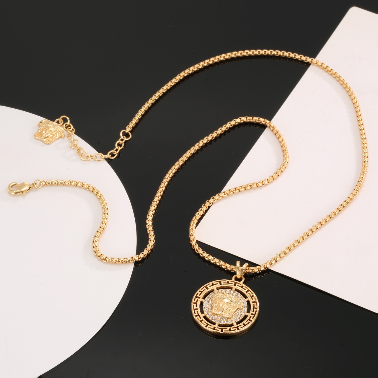 Luxury necklace