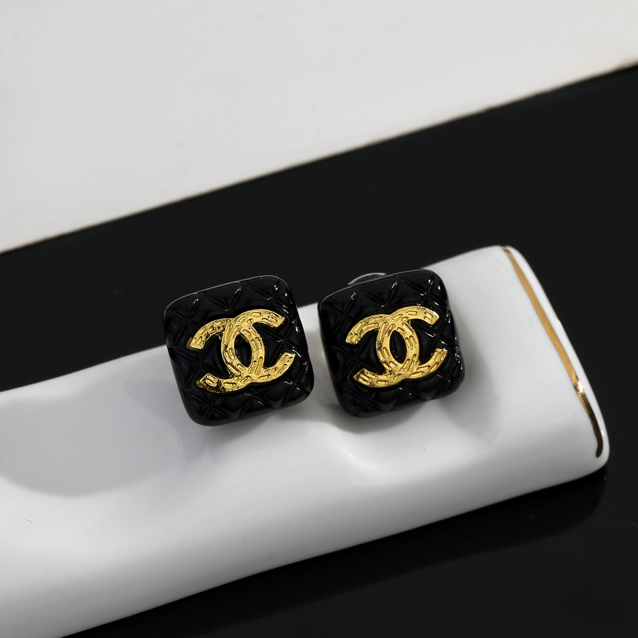Chanel CC Quilted Square Stud Earrings earrings Black resin with gold-tone metal CC logo 1 5cm